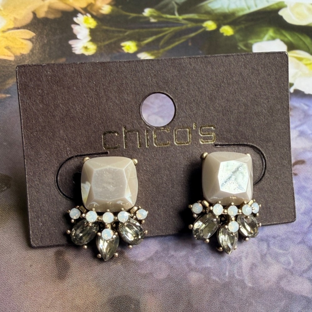Chico's Stud Earrings Y2K Geometric Crystal Gold Tone Neutral Grey Statement